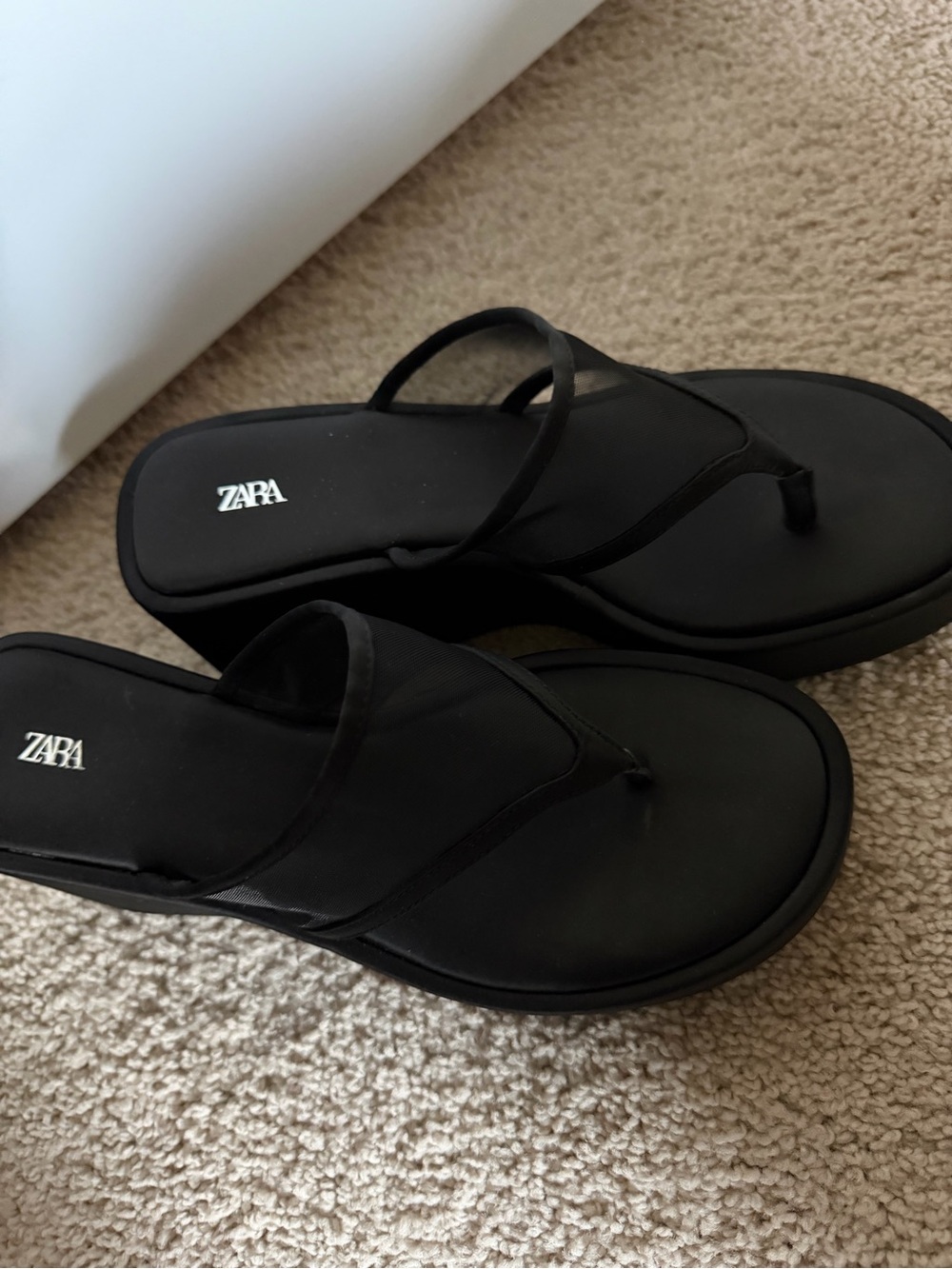 Zara Black Platform Flip Flop Sandals